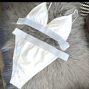 COLOMBIAN BIKINI WHITE WITH SLIVER